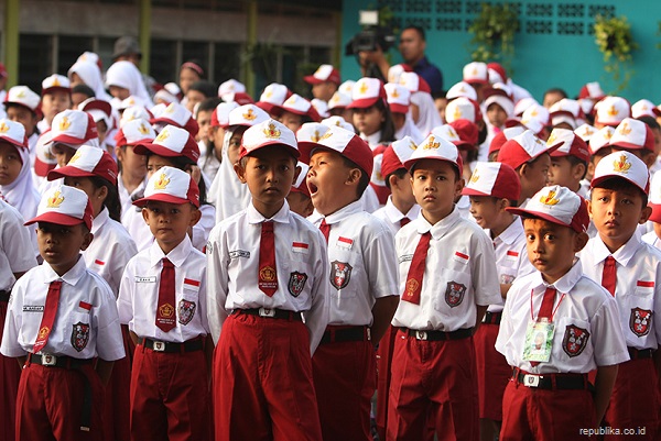 Bupati Purwakarta Resmi Larang Guru Berikan PR